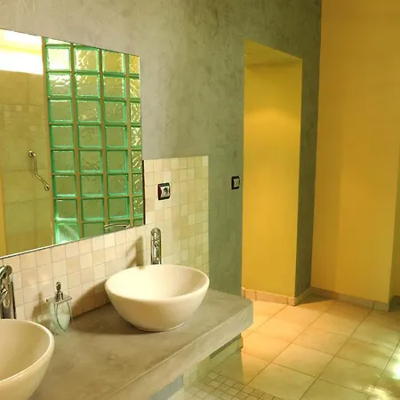 Bed & Breakfast Logis De Nantas 3*
