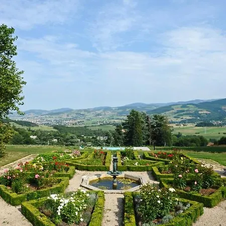 Logis De Nantas Bed & Breakfast