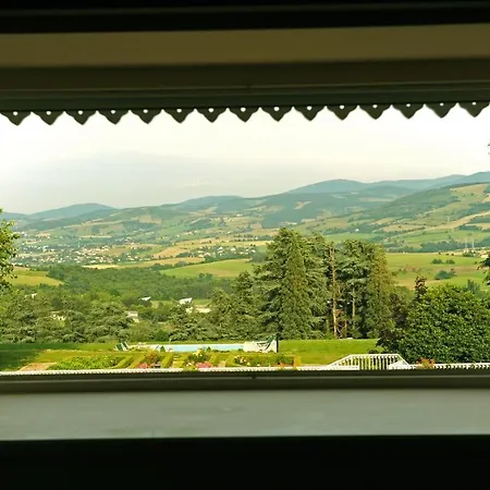 Oda ve Kahvaltı Logis De Nantas